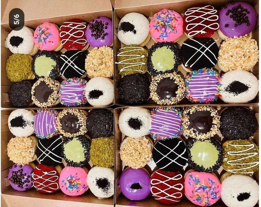 Jajanan Favorit Anak Sekolah: Donat Manis dan Telur Gulung Lumer di Mulut