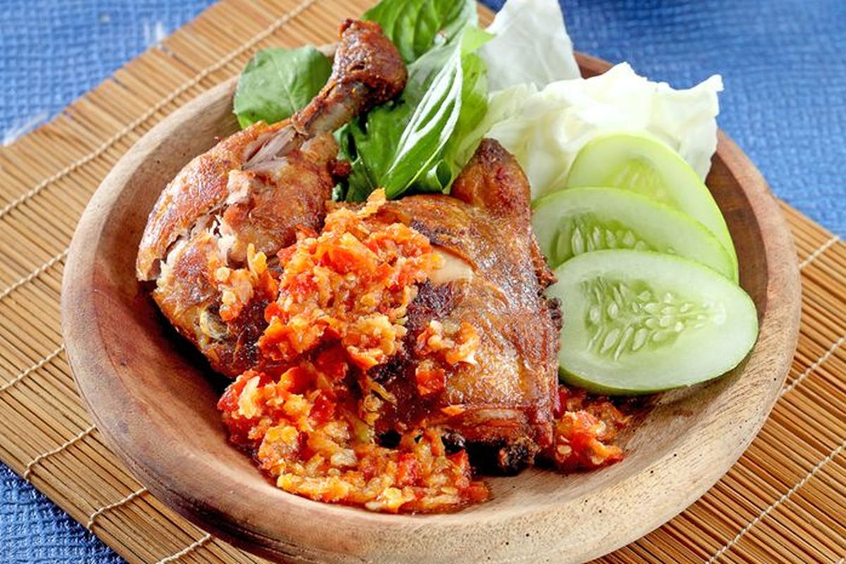 Sensasi Pedas Ayam Penyet Mantap Gila yang Bikin Merem Melek